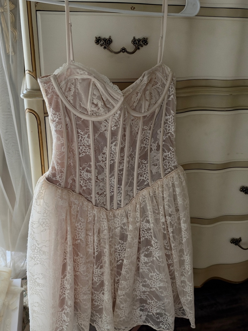 LOUISA
Vintage Cream Lace Mini Dress - Picture 2 of 4